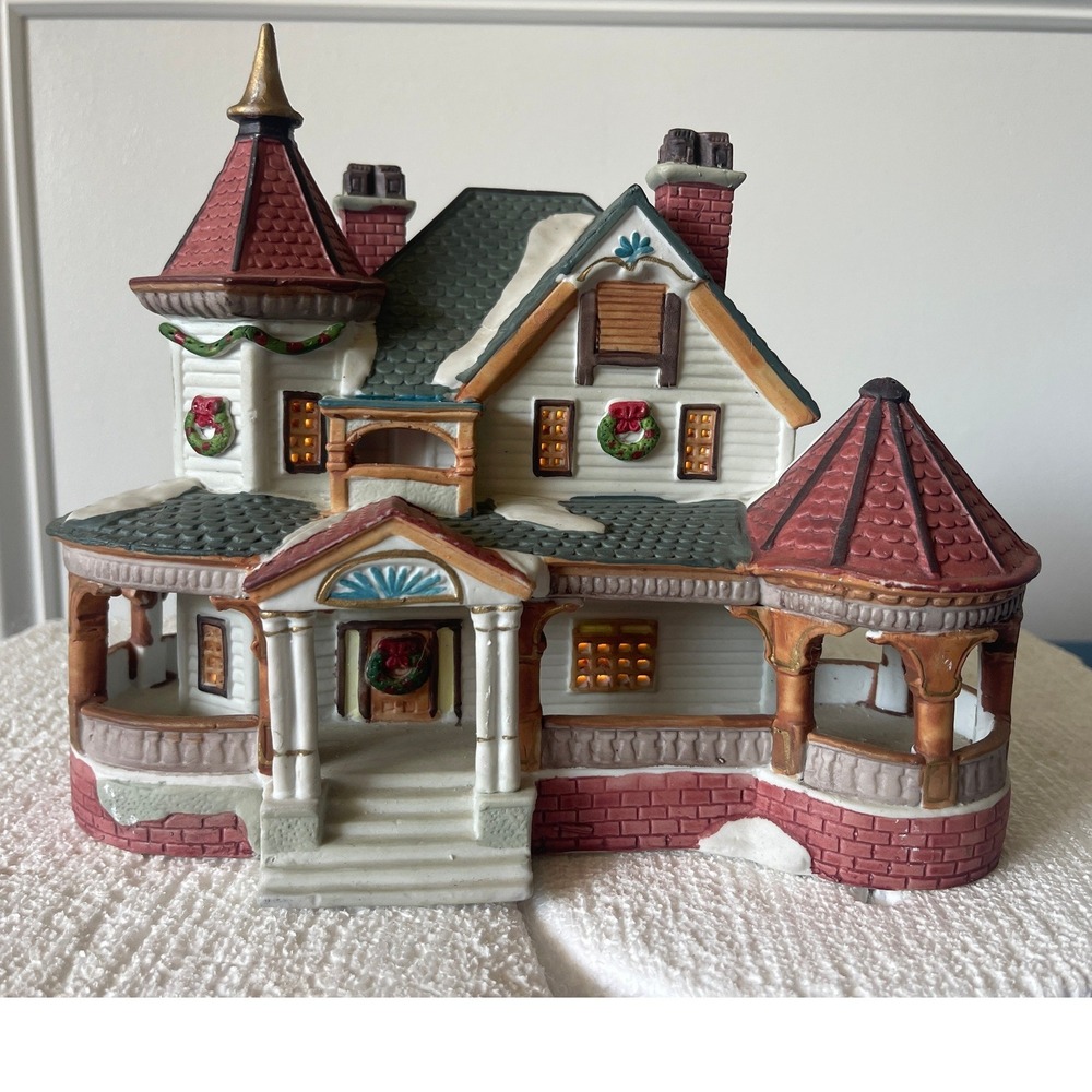 Lemax RETREAT HOUSE Lighted Christmas Village House Unboxed Retired